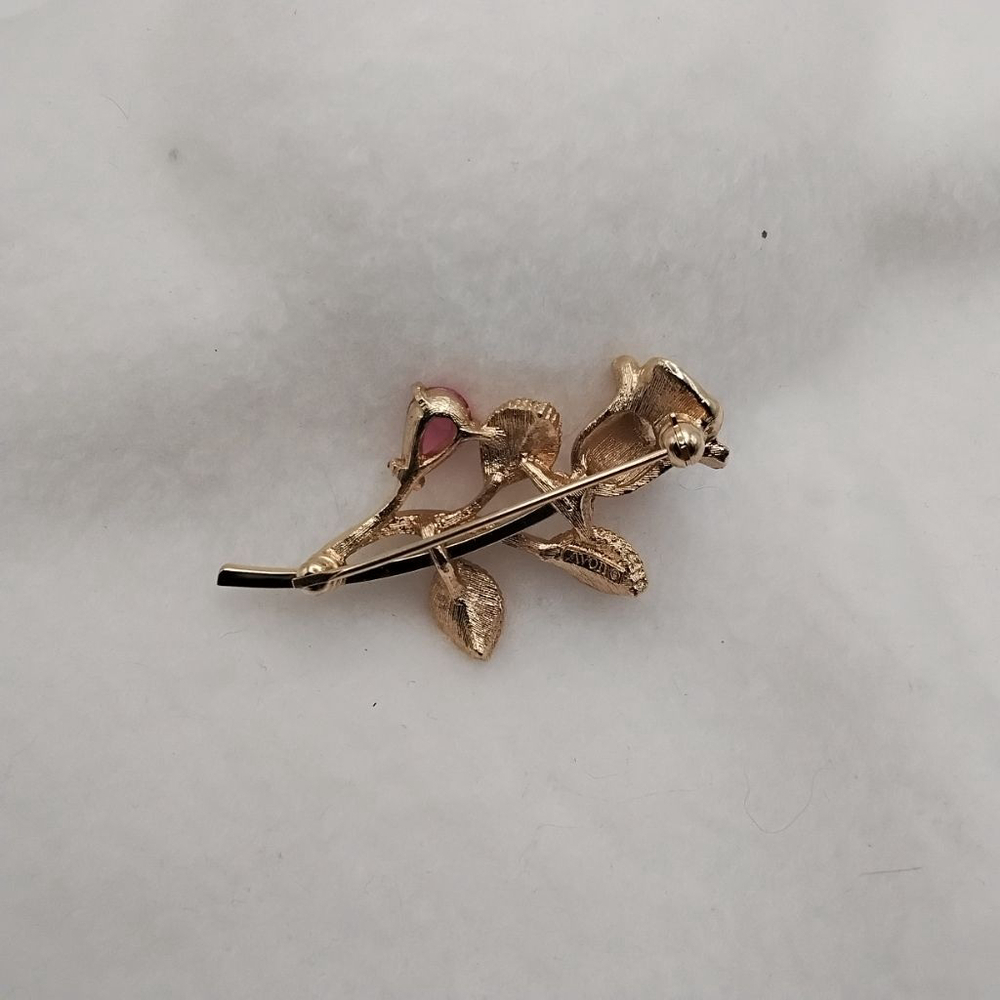 Vintage Avon Brooch | Goldtone Rose Pin with Pink Teardrop Stone - Picture 2 of 5